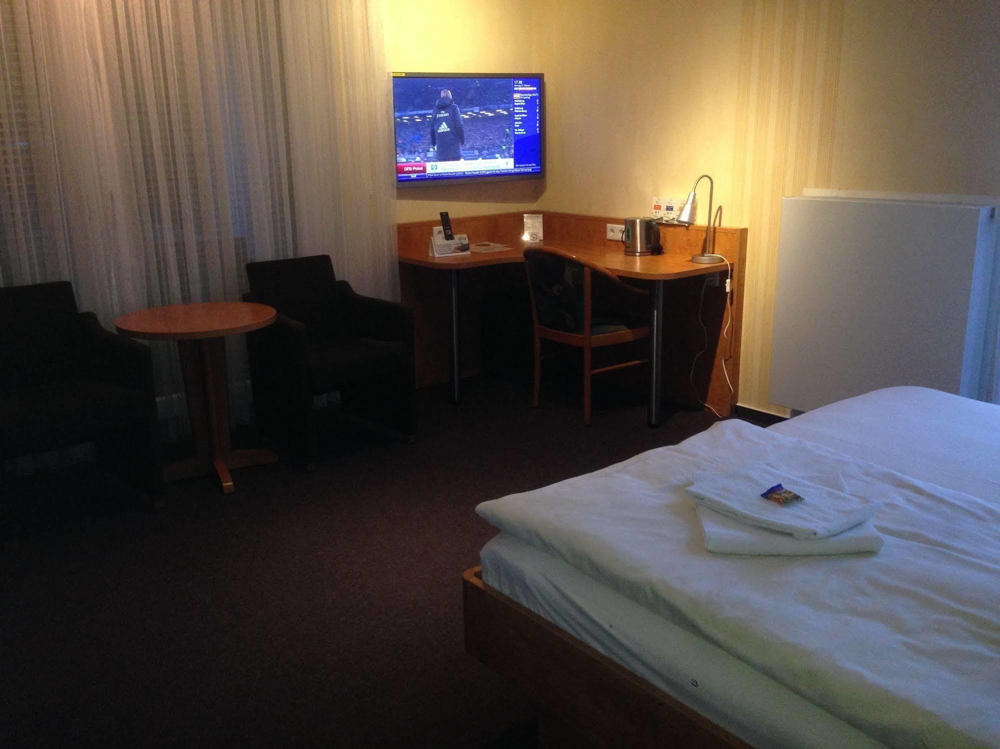 Hotel Am Steinertsee Kaufungen Zewnętrze zdjęcie